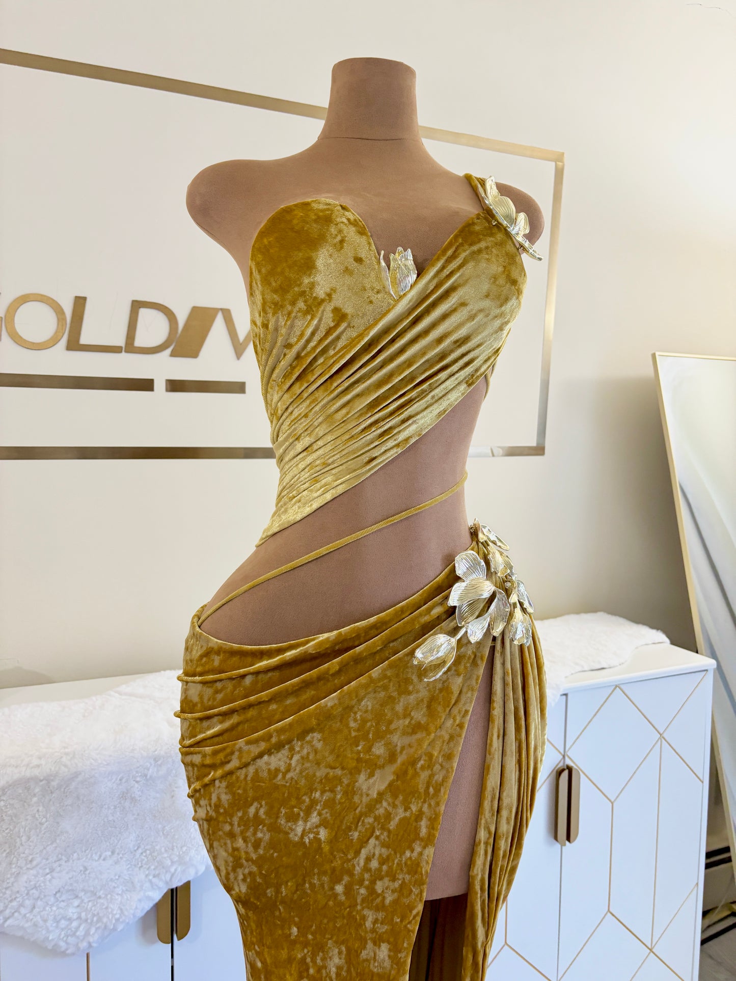 Clearey Gown