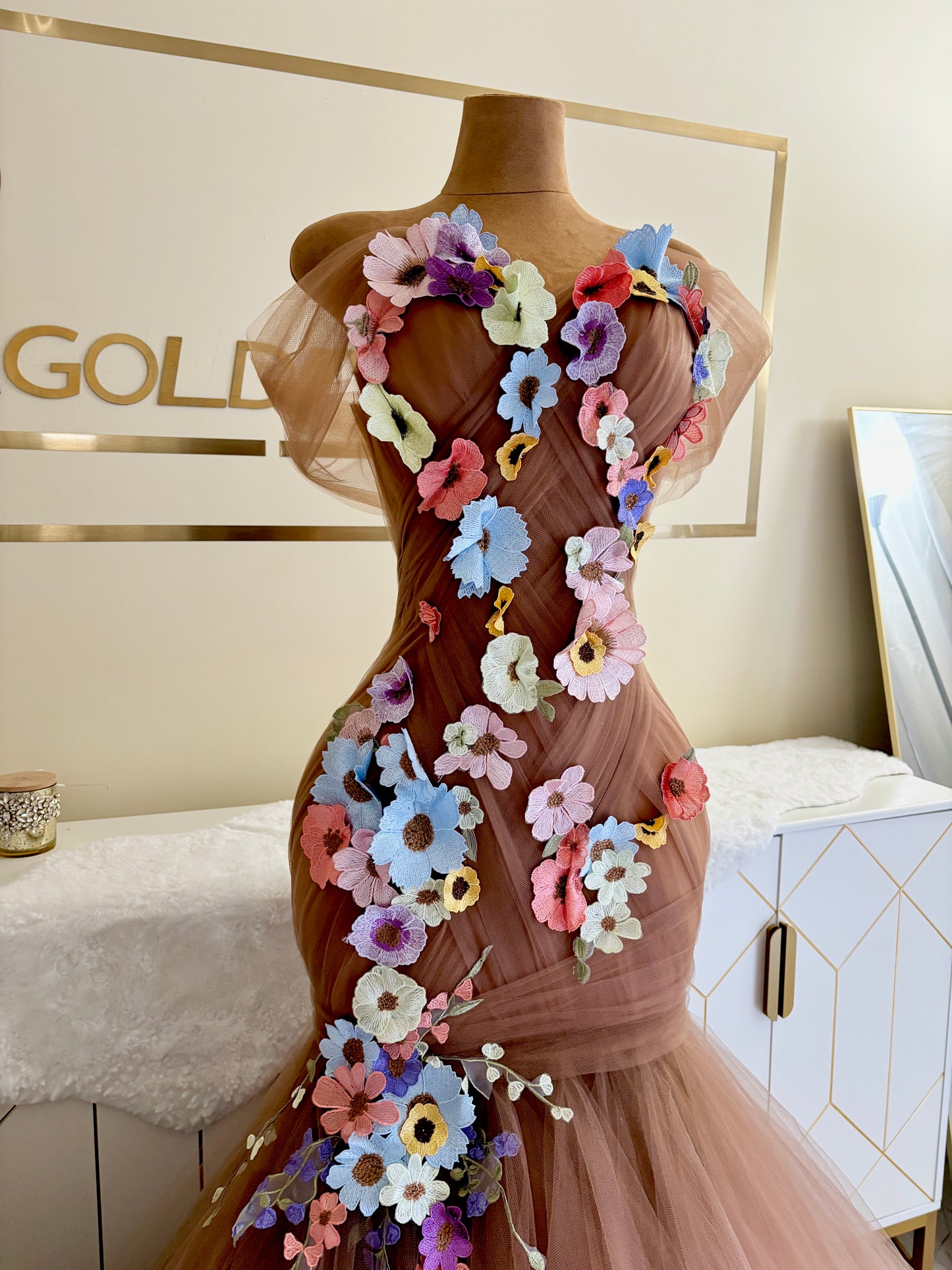 Lovel Gown